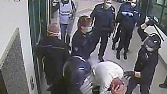 "Santa Maria Capua Vetere, il carcere delle violenze" a Macchie e Inchiostri con Raffaele Sardo e Silvia Cecchi