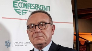 Caro benzina, il presidente Fiorelli (Confesercenti): "Si intervenga immediatamente togliendo le accise"