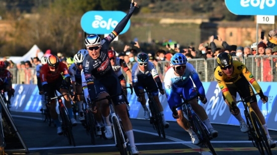 Domani la "tappa regina" della Tirreno - Adriatico 2022: ecco tutte le modifiche alla viabilità nel pesarese