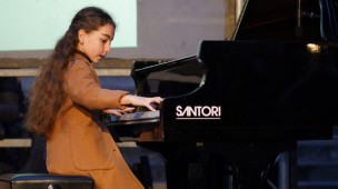 "Pesaro Capitale della Cultura 2024" si è aperta con il talento di Diana, bambina ucraina in fuga da Kharkiv