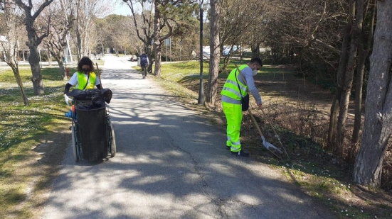 "Teniamo pulita la nostra città": iniziate le operazioni dei percettori del reddito di cittadinanza