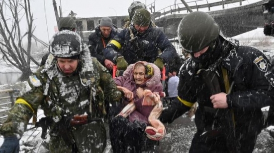 Sondaggio Demos: "Un italiano su quattro non crede nelle immagini di guerra, sono propaganda ucraina"