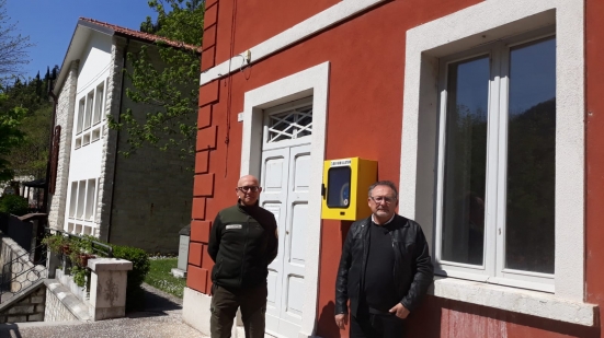 Alla Riserva del Furlo 3 nuovi defibrillatori elettrici semiautomatici, maggiore sicurezza per i visitatori