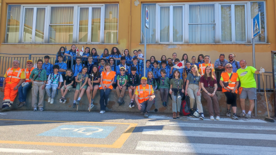 Tanti adulti, minori, residenti e volontari all'opera ieri per l'iniziativa ecologista "Puliamo Pantano"