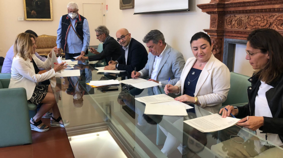 Firmato il protocollo d'intesa tra Comune di Fano e Sindacati per sostenere le fasce deboli