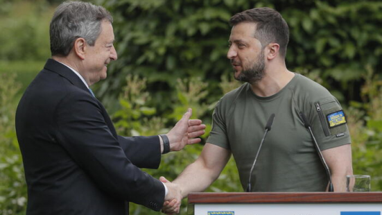 Draghi a Kiev per la prima volta dall'inizio della guerra: "L'Italia sostiene e vuole l'Ucraina nell'Unione Europea"