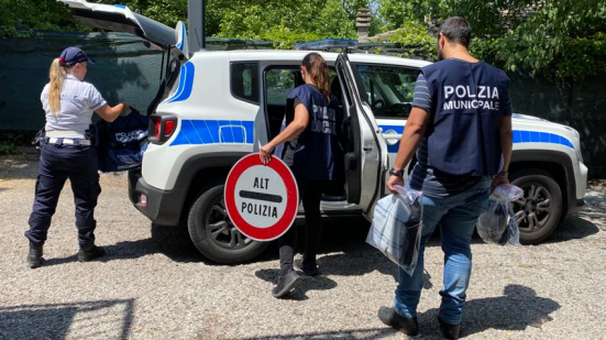Ruba il cartello "Alt Polizia", denuncia e sequestro del ciclomotore per un giovane ragazzo di Tavullia