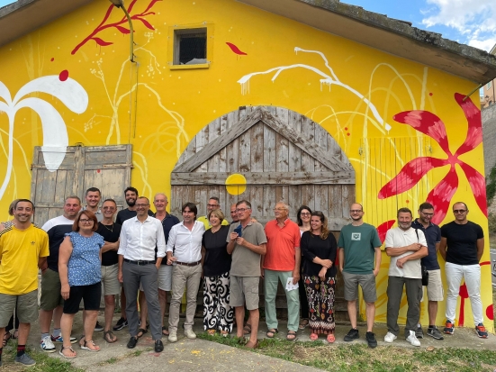 Un disegno artistico per valorizzare il rudere della vecchia coop di Novilara