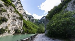 Emergenza idrica, domani l'apertura del Pozzo di Sant'Anna del Furlo: 200 litri d'acqua al secondo