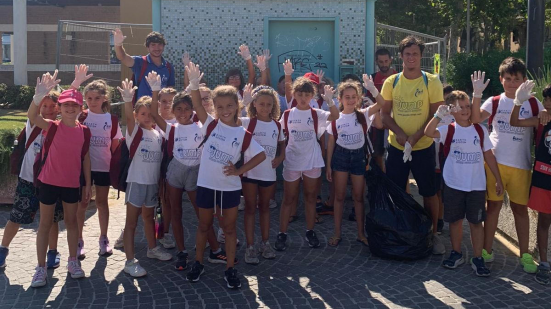 "Jump per un mondo pulito", 900 bambine e bambine hanno raccolto i rifiuti in varie aree della regione