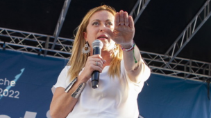 Meloni: "Per l'Europa è finita la pacchia, anche l'Italia difenderà i propri interessi come fanno gli altri"