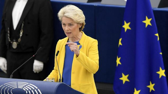 Ursula von der Leyen: "Le sanzioni alla Russia resteranno, Putin fallirà e l'Europa prevarrà"