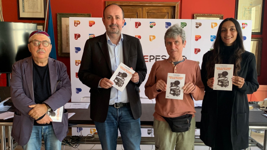 Giovedì 29 settembre Ascanio Celestini presenterà a Pesaro il suo ultimo libro illustrato da ALMA