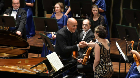 La pianista pesarese Roberta Pandolfi protagonista di un prestigioso tour con la Szolnok Symphony Orchestra