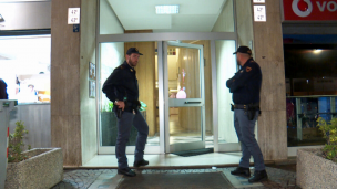 Donna uccisa nel proprio appartamento, il marito ha confessato ed è stato condotto in carcere