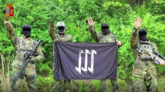 Arrestato 23enne per terrorismo internazionale, era pronto al sacrificio estremo "a difesa della razza bianca"