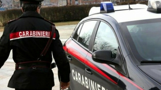 Carabiniere spara al proprio comandante e si barrica in stazione, lo stabile ora è circondato dai militari