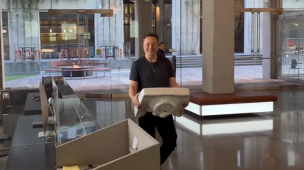 Elon Musk ha ufficialmente comprato Twitter per 44 miliardi di dollari, il magnate: "L'uccello è libero"