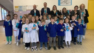 A lezione di sostenibilità: da Comune di Pesaro e Marche Multiservizi 800 borracce ai piccoli della città