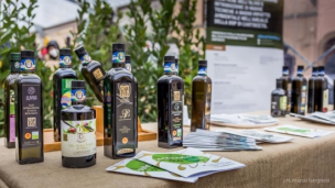 Dopo il sold out di domenica scorsa torna "Cartoceto Dop, Il Festival - Mostra Mercato dell'Olio e dell'Oliva"