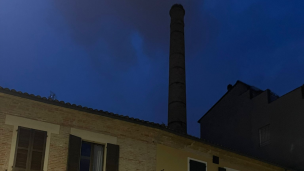 Terremoto, la torre delle Ceramiche Molaroni è pericolante: sgomberate 30 persone e chiusa via Della Robbia