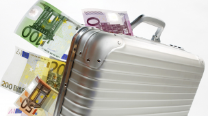 Legge di bilancio, il Governo studia un rientro dei capitali all'estero senza contestazioni penali o multe