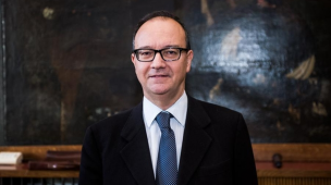 Valditara: "Niente reddito di cittadinanza a chi non ha completato il percorso scolastico obbligatorio"