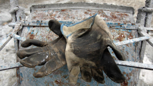 Incidente mortale sul lavoro, operaio perde la vita investito da alcuni pannelli di cemento