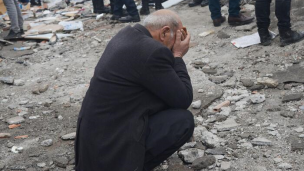 Terremoto in Turchia e Siria, oltre 2300 morti e migliaia sotto le macerie - "E' il più grande disastro dal 1939"