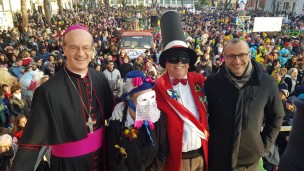 Dopo un lungo stop il Carnevale di Pesaro torna con successo, tantissimi bambini e famiglie in centro storico