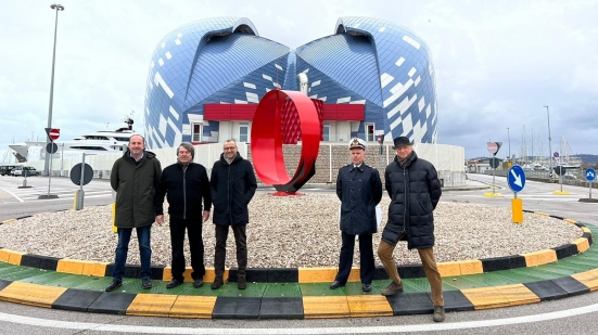 Inaugurata "Prosperità", l'opera di Roberto Lugli nella rotatoria del Molo di Ponente del Porto di Pesaro