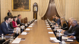 Meloni: "Serve l'elezione diretta del premier, è una priorità" - Schlein: "No a uomo o donna soli al comando"