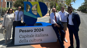 In viale Trieste spuntano i totem "griffati" Pesaro2024