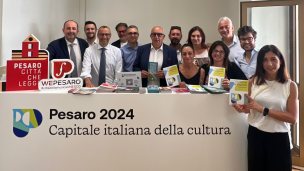 In Piazza del Popolo il nuovo ufficio informazioni dedicato a Pesaro Capitale italiana della Cultura 2024