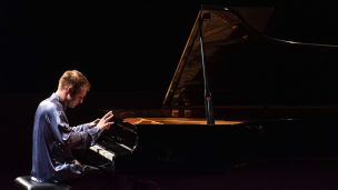 "Labirinti lisztiani": a Gradara risuonano le note del pianista emergente Giovanni Bertolazzi