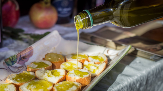 Cartoceto Dop, il Festival: al via domenica 5 novembre la vetrina sull'unica Dop olearia delle Marche