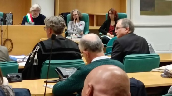 Il gioielliere che aveva ucciso due rapinatori entrati nel suo negozio è stato condannato a 17 anni di carcere