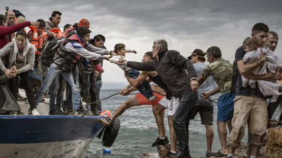 Unione Europea, Metsola: "Oggi è un giorno che passerà alla storia, c'è l'accordo su migrazione e asilo"