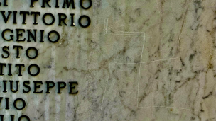 Svastica incisa sulla lapide del Monumento ai Caduti a Isola del Piano, Paolini: "Ingiustificabile oltraggio"