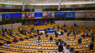 Approvata la risoluzione per l'inserimento del "diritto all'aborto nella Carta dei diritti fondamentali dell'UE"