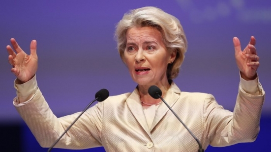 Von der Leyen: "Abbiamo vinto, ripartiamo guidando l'Unione Europea con la maggioranza che avevamo"