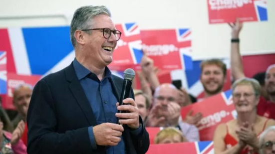 Il Regno Unito svolta a sinistra, vittoria netta dei Labour