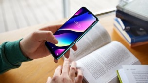 Dal prossimo anno scolastico sarà vietato l'uso del cellulare a scuola per qualsiasi scopo anche didattico