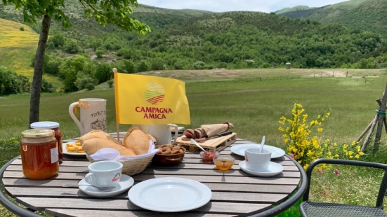 Turismo, volano le prenotazioni per i mesi di agosto e settembre negli agriturismi marchigiani