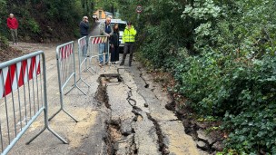 Cede una parte di strada dell'Angelo Custode, Biancani: "Danni ingenti, speriamo la situazione non peggiori"