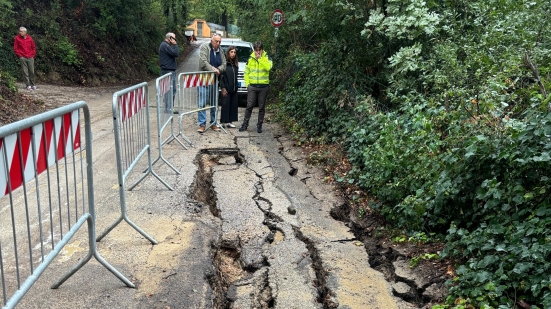 Cede una parte di strada dell'Angelo Custode, Biancani: "Danni ingenti, speriamo la situazione non peggiori"