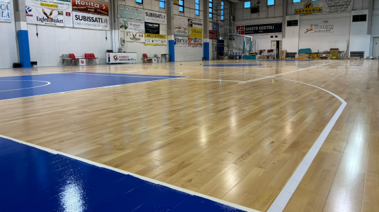 Col nuovo parquet si rilancia il Palasport di Fermignano