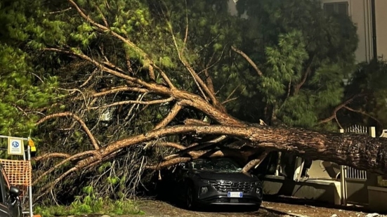 Maltempo, tra Fano e Marotta una famiglia è stata evacuata da un'abitazione allagata