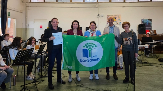 Le scuole fanesi premiate con la bandiera verde di Eco-Schools per la riduzione dei consumi e degli sprechi