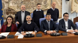 Centrodestra: "Pesaro si prepara ad un Natale amaro con l'aumento generalizzato delle tasse, una stangata"